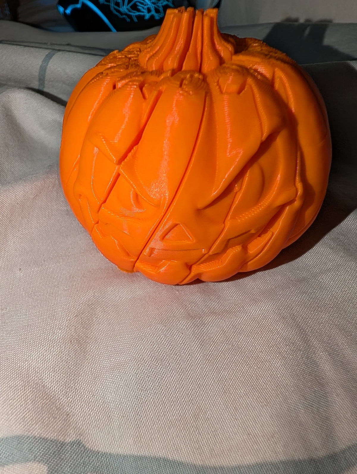 Articulated Jack-O'-Lantern — 3D Printed Flexible Pumpkin with Carved Face | Halloween Decor