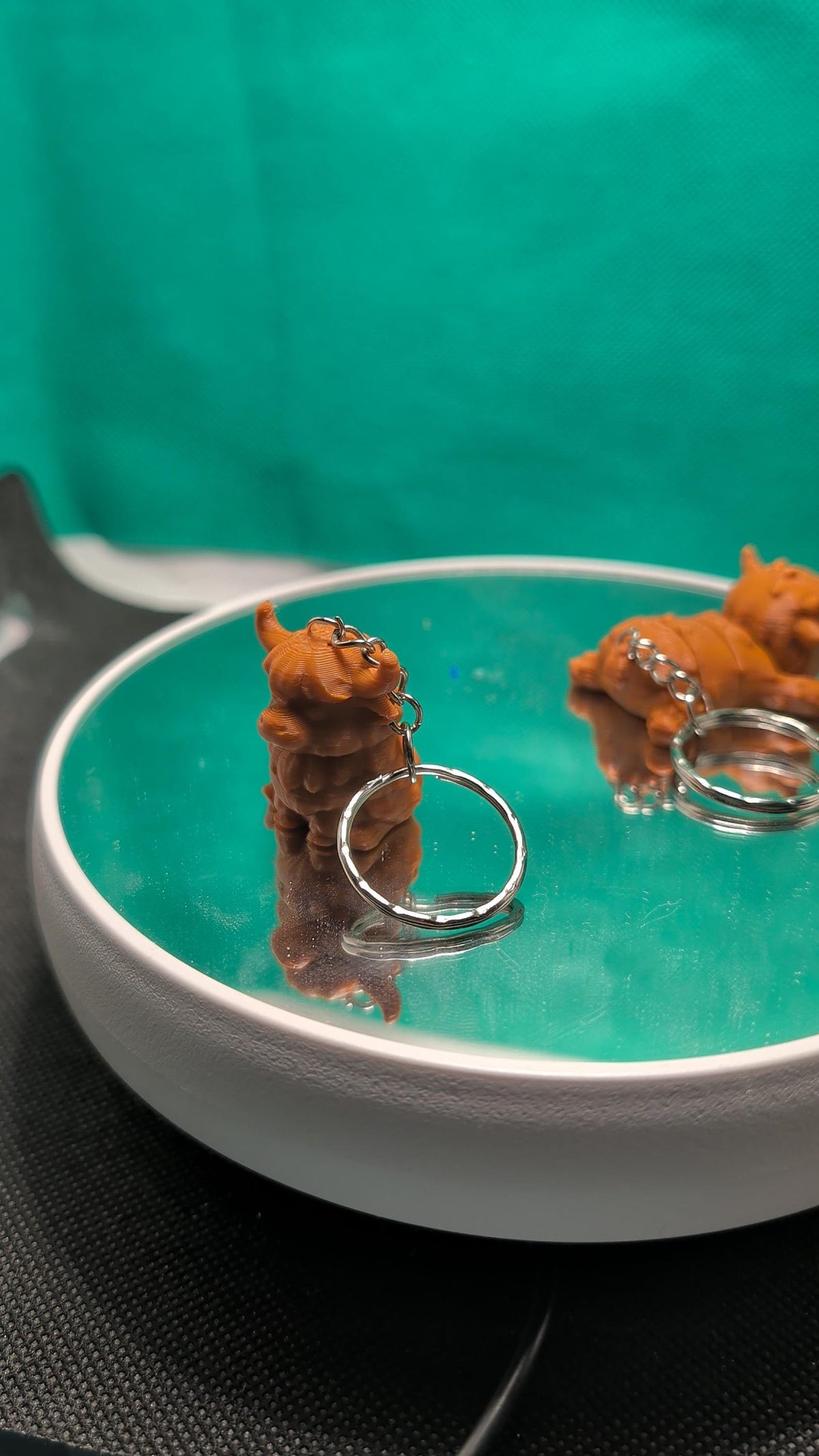 Articulated 3D Printed Highland Cow Keychain, Fidget Toy, Bag Charm (Caramel Brown)