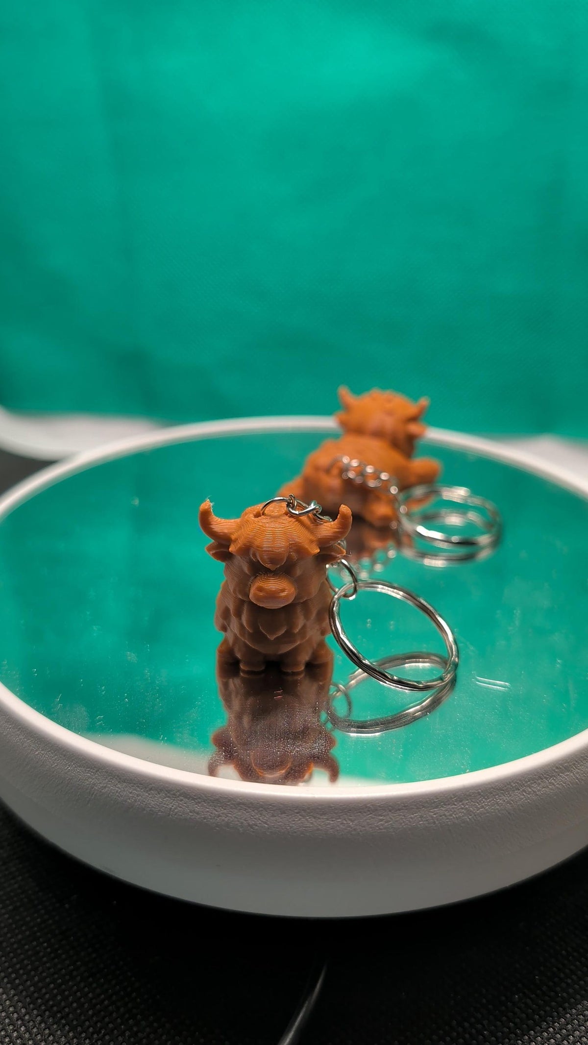 Articulated 3D Printed Highland Cow Keychain, Fidget Toy, Bag Charm (Caramel Brown)