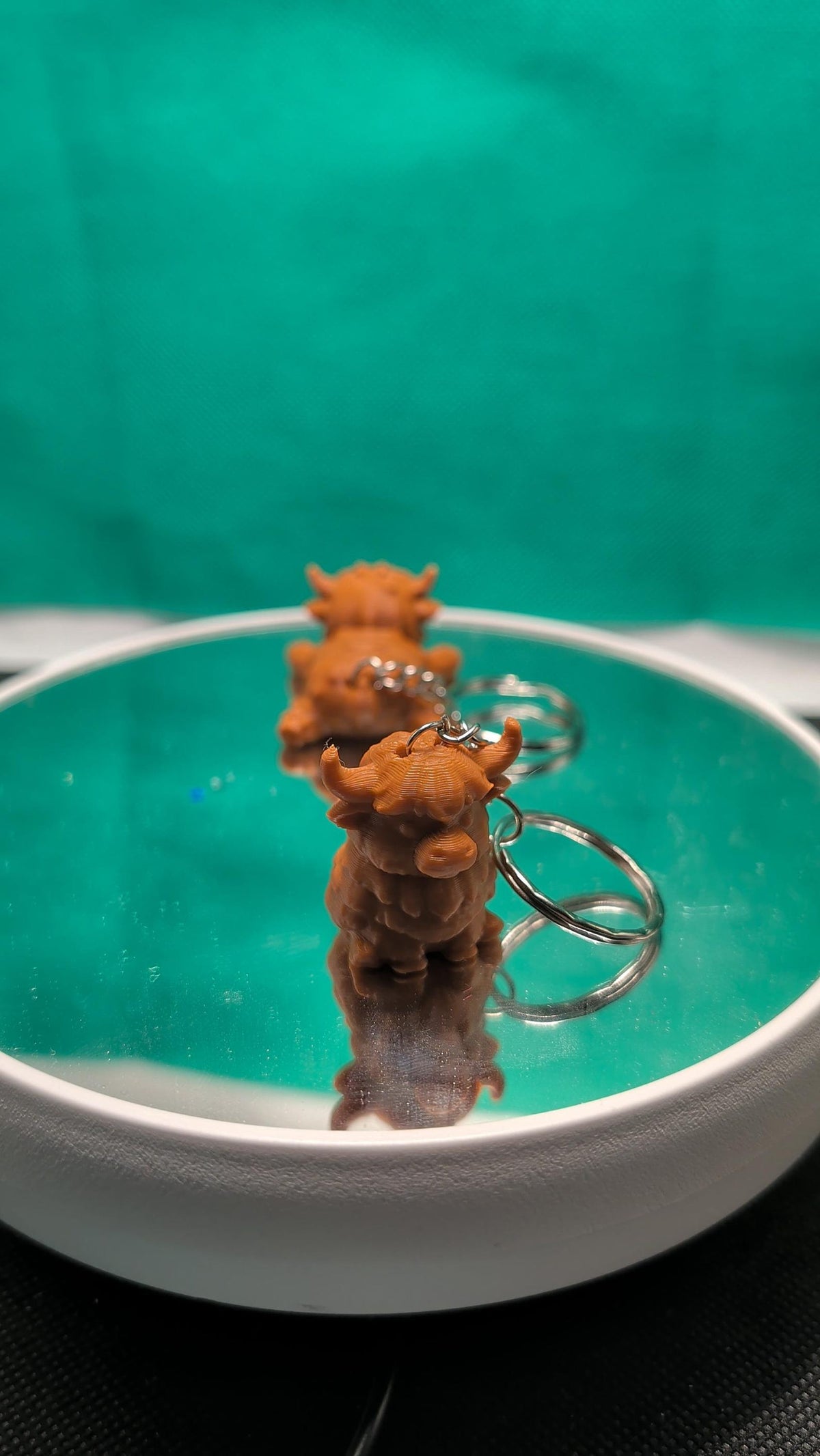 Articulated 3D Printed Highland Cow Keychain, Fidget Toy, Bag Charm (Caramel Brown)