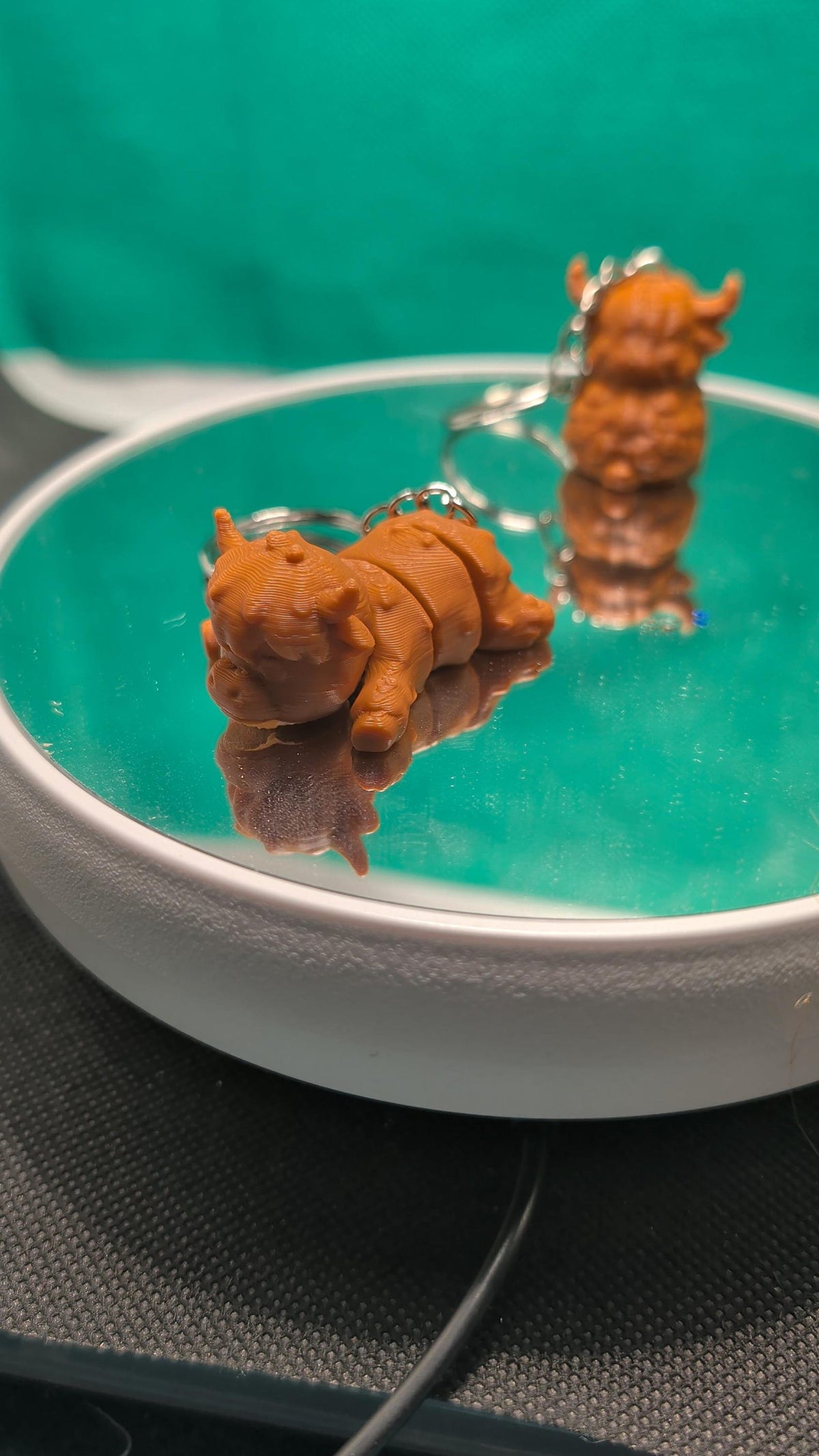 Articulated 3D Printed Highland Cow Keychain, Fidget Toy, Bag Charm (Caramel Brown)