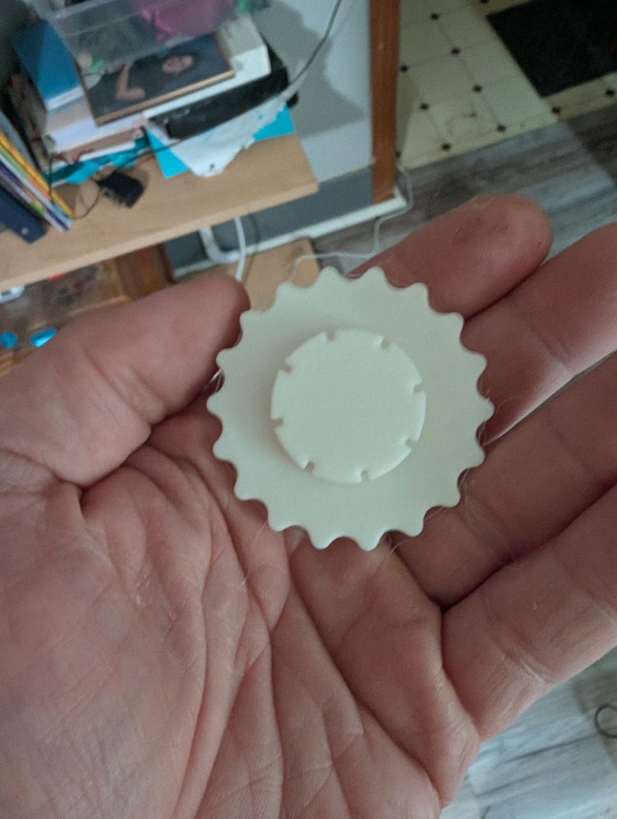 3D Printed Deodorant Dial Turn Assistant – Easy Grip for Arthritis, Weak Hands