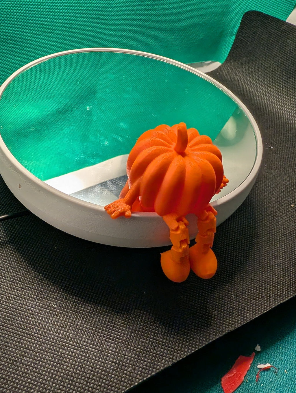 Articulated Pumpkin Shelf Sitter – Cute 3D Printed Halloween Decor, Posable Pumpkin Figurine