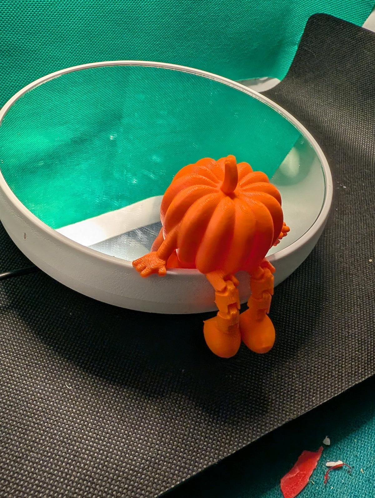 Articulated Pumpkin Shelf Sitter – Cute 3D Printed Halloween Decor, Posable Pumpkin Figurine
