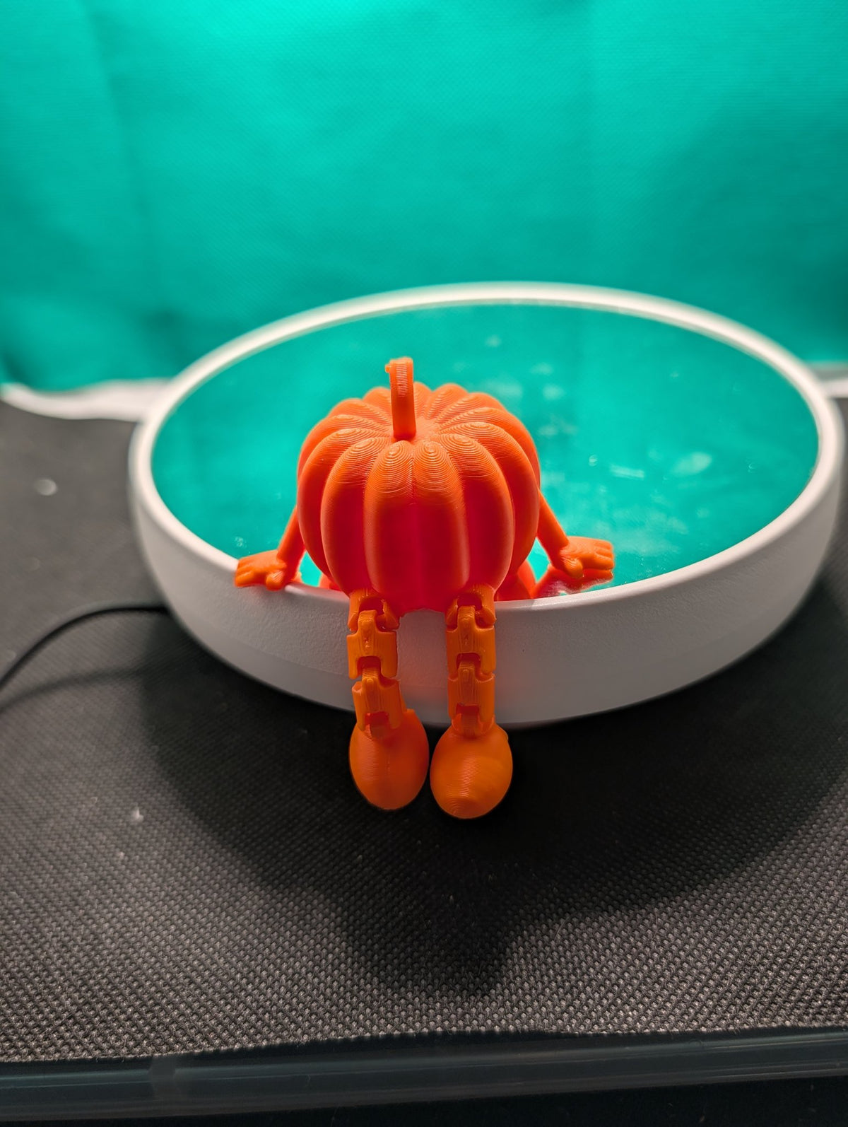 Articulated Pumpkin Shelf Sitter – Cute 3D Printed Halloween Decor, Posable Pumpkin Figurine